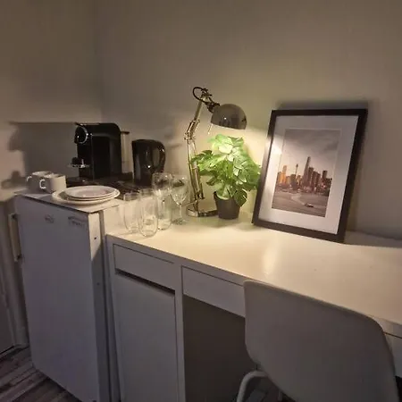 Cozy Private 5 On A Busy Persian Restaurant Appartement Eindhoven