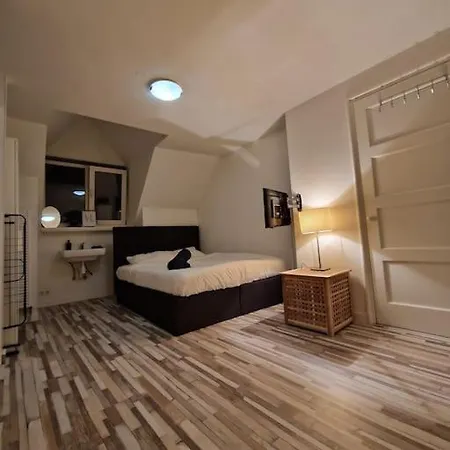 Cozy Private 5 On A Busy Persian Restaurant * Eindhoven